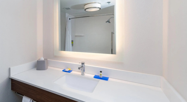 Номер Standard Holiday Inn Express & Suites Dinuba West by IHG