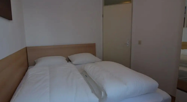Apartment in Nieuwvliet with Roof Terrace, Garden, Parking, Забронировать Апартаменты/квартира Отели Zeeuws-Vlaanderen с парковкой, Парковка