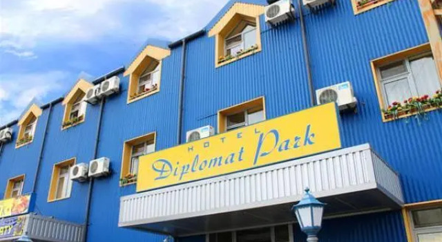 Hotel Diplomat Park, Book Hotel Hotels in Pleven with Parking, Parking