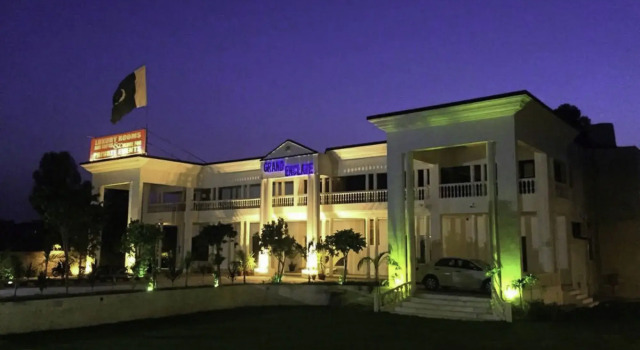 Grand Enclave, Rezerwuj Hotel Hotele 4-gwiazdkowe w Lahaur, 4*