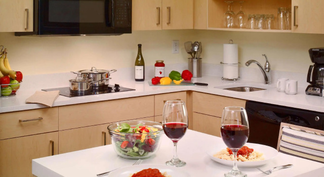 Двухместный люкс c 1 комнатой Staybridge Suites Boston - Burlington by IHG