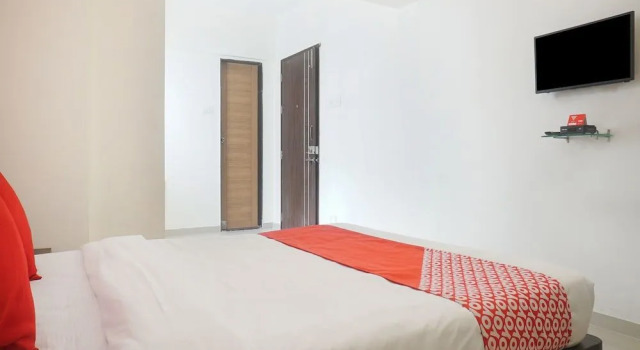 OYO 16570 I Suite