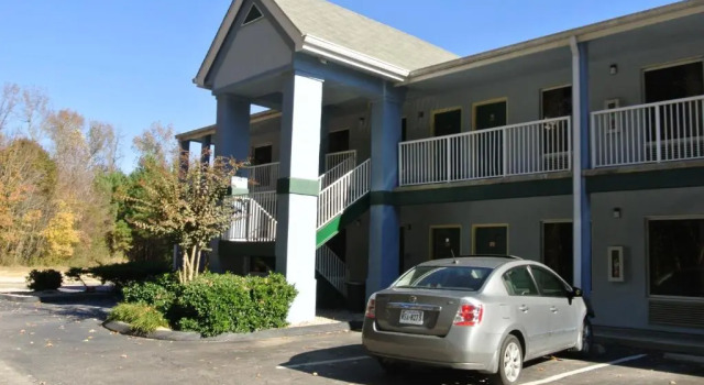 Люкс Super 8 by Wyndham Fayetteville