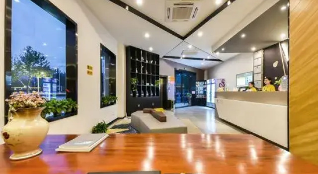IU Hotel (Shijiazhuang South 2nd Ring Huihua College Branch), Book Hotel Shijiazhuang Hebei