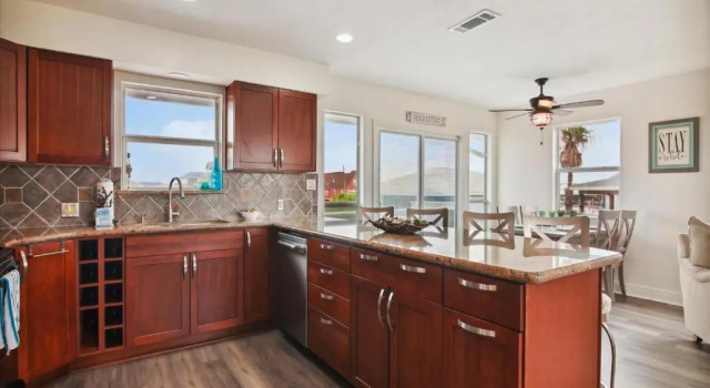 Коттедж Blue Fin by Ryson Vacation Rentals