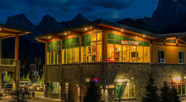 Canmore Downtown Hostel, Prenota Ostello Hotel a Canmore con parcheggio, Parcheggio