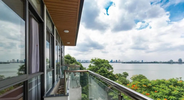 Апартаменты с видом на озеро Lotus Inn West Lake