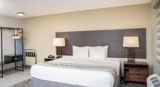 Четырёхместный люкс SureStay Plus by Best Western Montrose