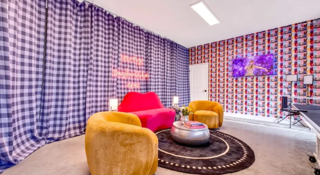 Коттедж Luxury Stay With Rooftop Views in Prime Location
