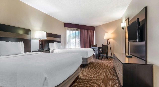 Четырёхместный номер Standard Best Western Oak Manor