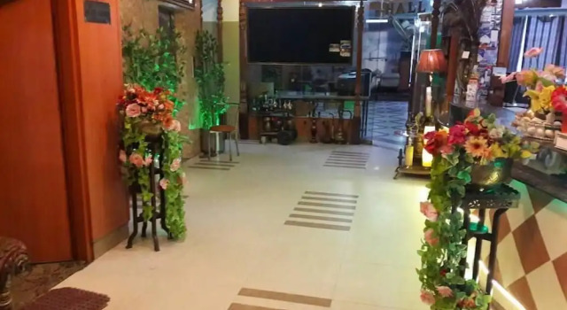 Al-Nazir Hotel & Restaurant, Boek Hotel Lahore Pakistan, in de buurt van Shahi Hammam