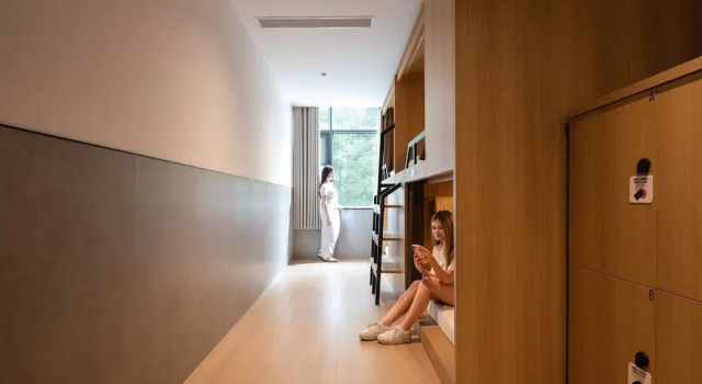 Кровать в общем номере (мужской номер) Shanghai Desti Youth Hostel - Jing 'an Temple, Changping Road