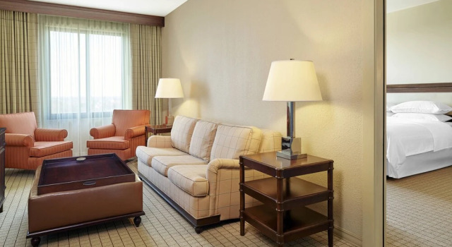 Полулюкс Sheraton Hotel Stonebriar