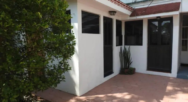 Habitación independiente a pie del lago con AC, Book Hotel Hotels in Tequesquitengo with a Pool, Swimming Pool