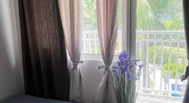 Номер Comfort с балконом и с видом на бассейн Shore Residences