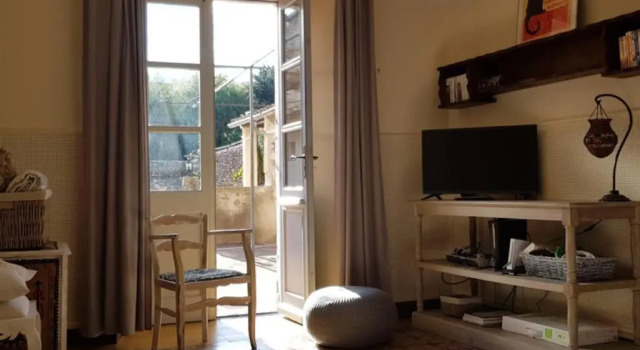 St Jean du Gard : Spacious Apartment with Use of Pool, Забронировать Апартаменты/квартира Сен-Жан-дю-Гар Cévennes, рядом с Информационно-туристический центр Сен-Жан-дю-Гар