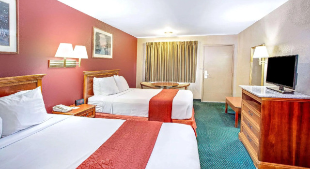 Standard Vierer Zimmer Days Inn by Wyndham Kennesaw