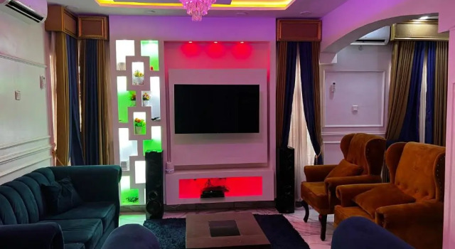 New Luxury 3 bedroom Duplex with private gym and close to Ikeja Airport, Rezervovat Hotel Ogba Lagos