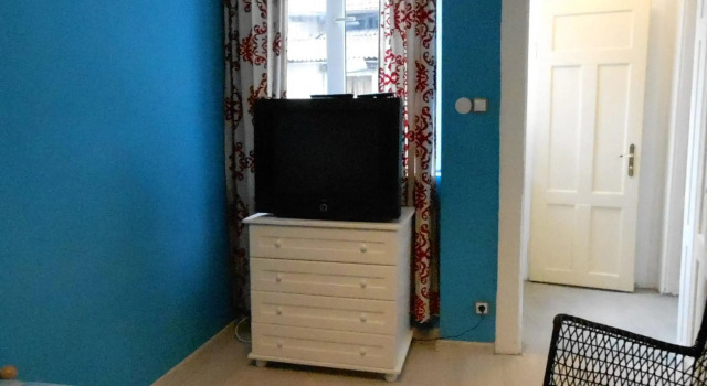 Spacious House in Central Sofia with Garden, Забронировать Отель Отели Софии с парковкой, рядом с Президентство, Парковка