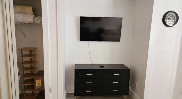 Двухместная студия с балконом и с частичным видом Cozy Condos Near Universal & Seaworld