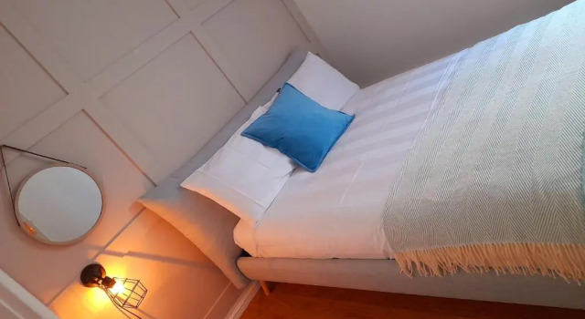 Stunning 3 bed seafront mansion building sleeps 6 adults or 8 with kids