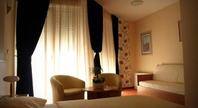 Hotel Neva, Book Hotel Podstrana Split Region