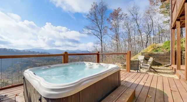 Коттедж Elevated Cabin Bordering Smoky Mountain Nat'l Park