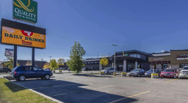 Полулюкс Quality Inn & Suites