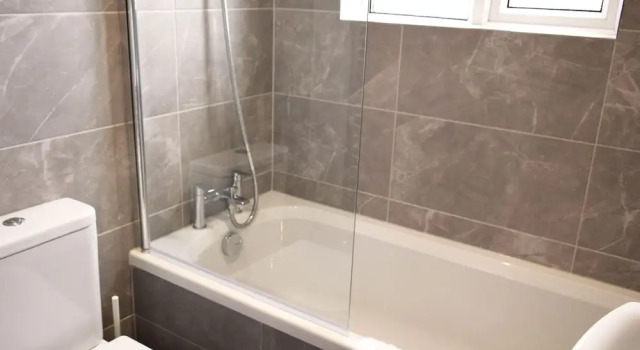 Коттедж Charming Three Bed Home Near City Centre and Hospital