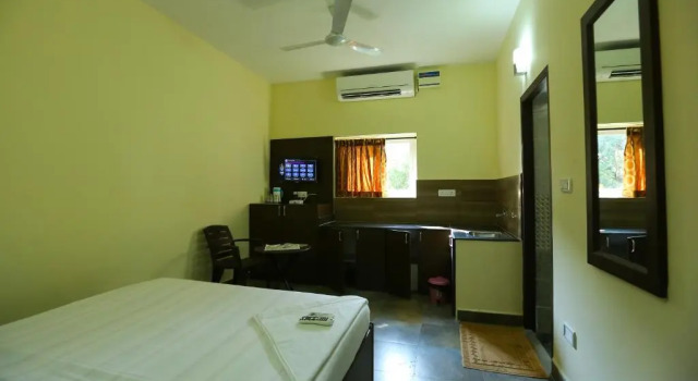 Двухместный номер Standard с красивым видом из окна Season 4 Residences -Thiruvanmiyur Near Tidel park Apollo Proton cancer center and IIT Madras Research Park