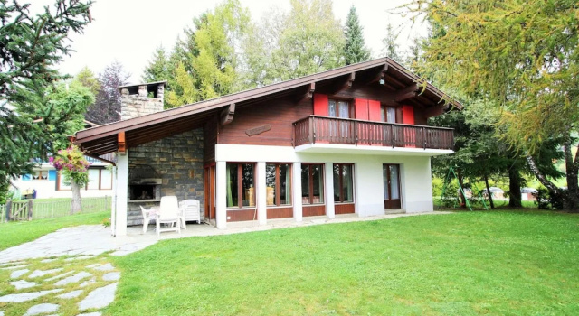 Шале с балконом Spacious Chalet near Forest