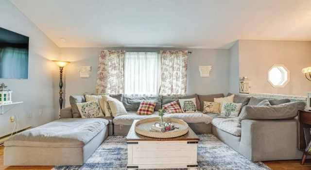 Hot Tub, Fire Pit & Resort Perks: Tobyhanna Home!, Prenota Resort Tobyhanna Monroe County