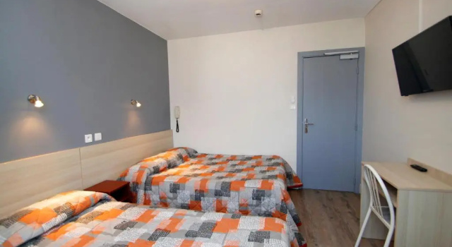 Трёхместный номер Standard Hôtel Montfort