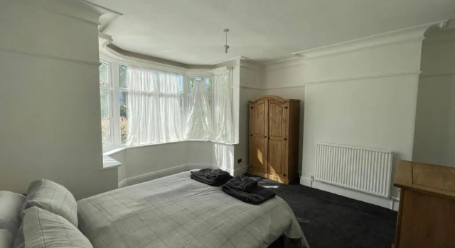 Апартаменты 3 bedroom Garden apartment next to craig-y-don park