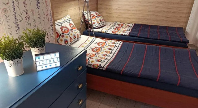 Коттедж с 5 комнатами Willa Izerka BALIA JACUZZI SAUNA BILLARD