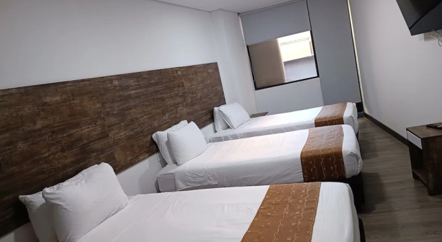 Трёхместный номер Business HOTEL AMERICAN VISA CORPORATE