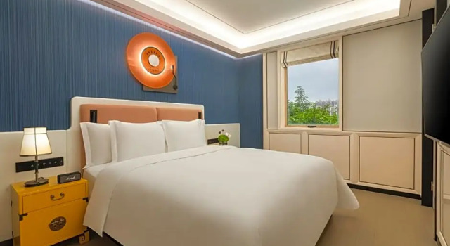 Двухместный люкс c 1 комнатой с балконом Hotel Indigo Guangzhou Haixinsha by IHG