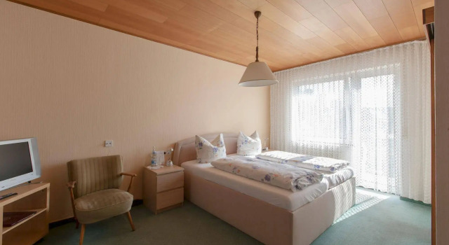 Hotel & Restaurant Krone, Забронировать Отель  
