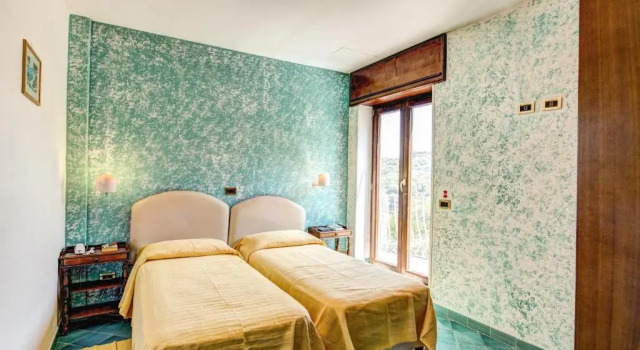 Двухместный номер Standard с балконом Grand Hotel Hermitage