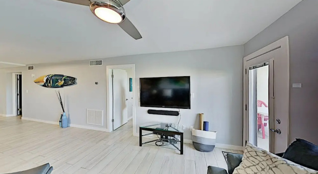 Renovated Saida Towers Getaway W/ Pool & Hot Tub 2 Bedroom Condo