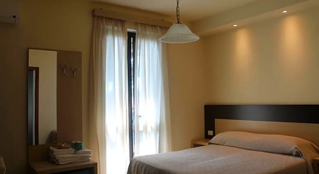 Hotel Virginia, Boek Hotel Massa Apuana coast