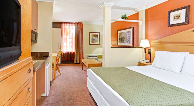 Days Inn by Wyndham Kissimmee West