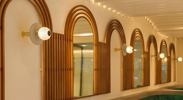 Luster Hotel