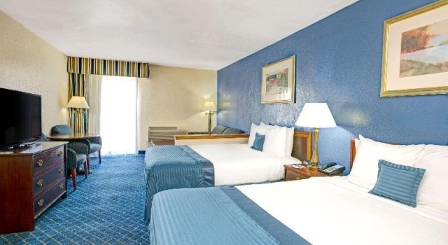 Четырёхместный люкс Studio 6 Suites Lawndale, CA South Bay