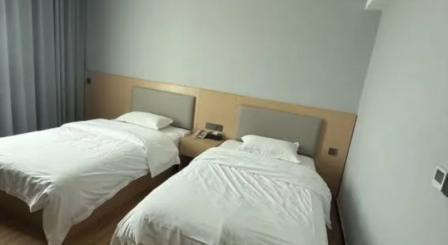 Трёхместный люкс Guangzhou Prince Hotel (Huadu Shiling Leather City)