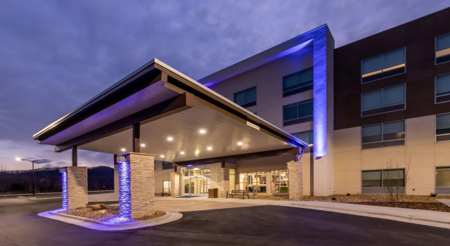 Holiday Inn Express & Suites Marion by IHG, Reservar Hotel Marion Carolina do Norte