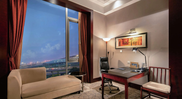 Hilton Beijing Capital Airport, Book Hotel Hoteller i Shunyi med pool, Swimmingpool