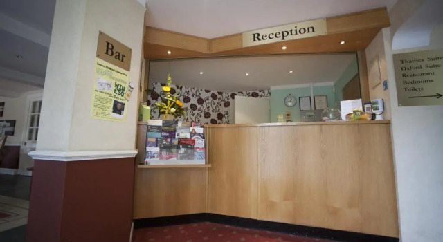 Shillingford Bridge Hotel