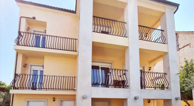 Viktorov Comfortable 2-bed Apartment