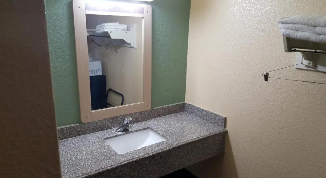 Четырёхместный номер Standard Mentor Home Inn